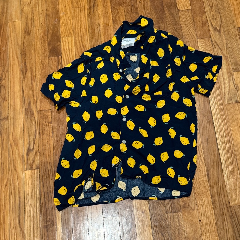 Goodfellow & Co Navy Blue Short-Sleeve Button Down Shirt with Yellow Lemon Print
